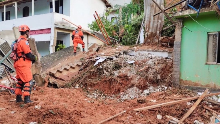 Warnings in Brazil after deaths due to floods and landslides