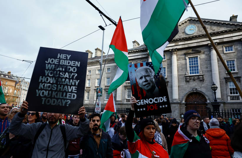 Students Set Up Pro-Palestinian Camp at Trinity College, Ireland