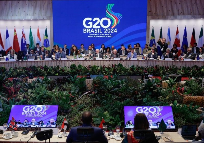 G20  agree to work toward effectively taxing super rich