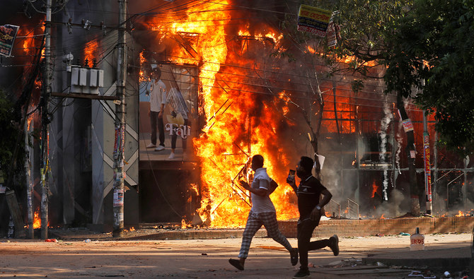 Bangladesh army chief expected to speak after 100 killed in anti-government protests.