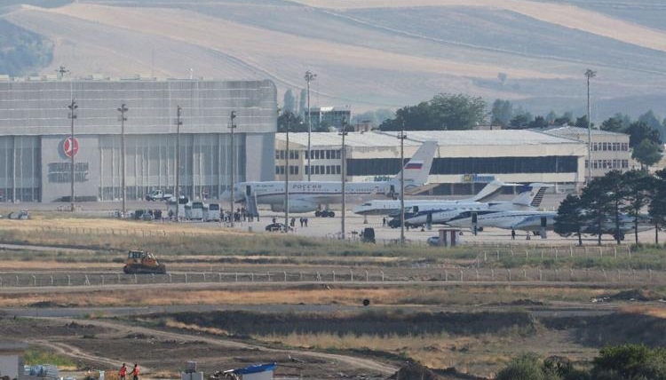 Turkey coordinates largest international prisoner swap between Russia and Western countries