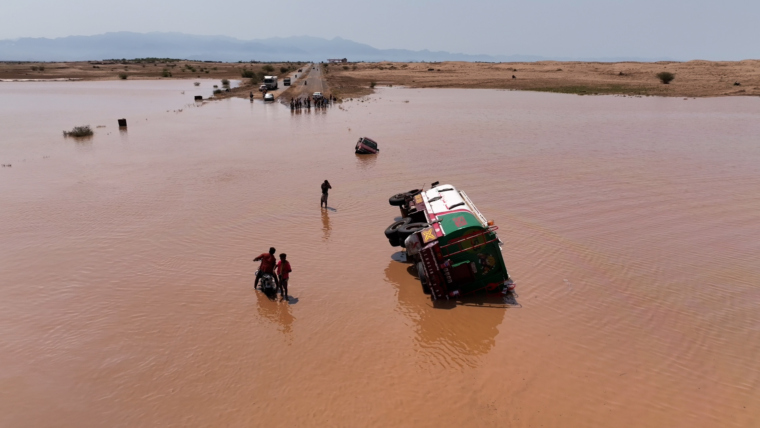 Dozens killed and missing due to floods and dam collapses in Yemen