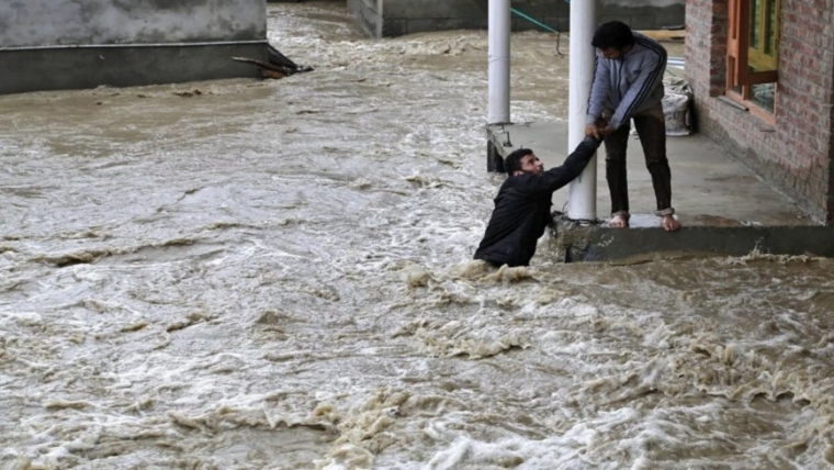 33 Dead and Hundreds of Homes Destroyed in Northern Yemen Floods