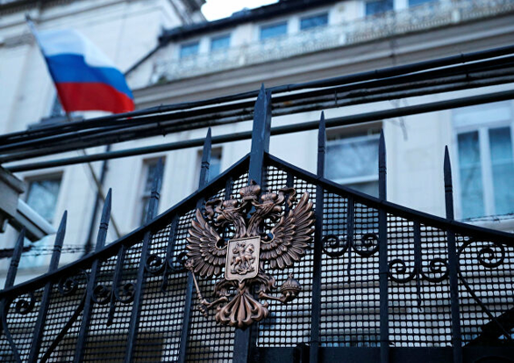 Russia accuses 6 British diplomats of spying and revokes their accreditation