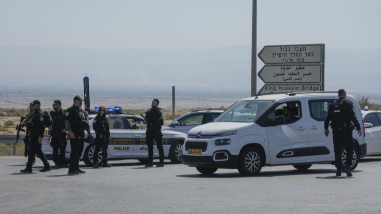 Occupation Army: Gunman kills 3 Israeli guards at West Bank crossing with Jordan