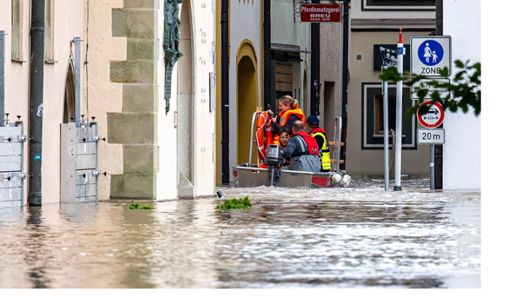 Second highest flood alert issued in Dresden, Germany