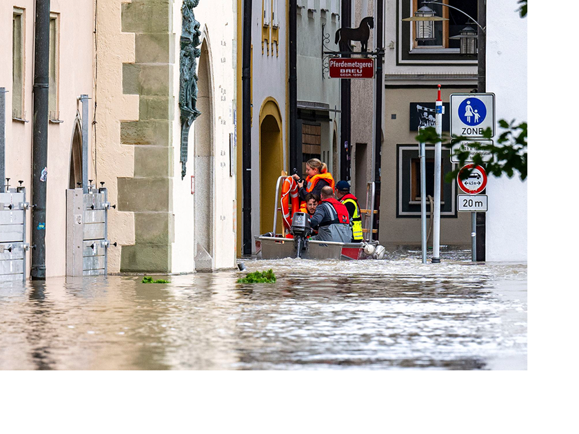 Second highest flood alert issued in Dresden, Germany