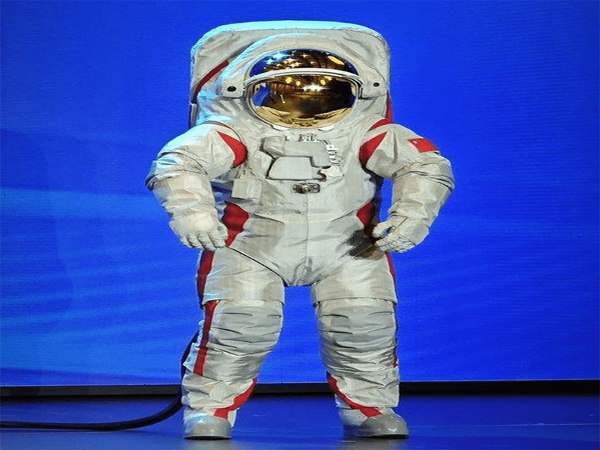 China unveils lunar landing spacesuit for the first time