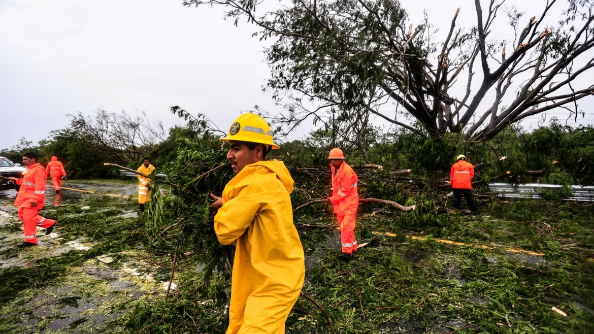 Hurricane John kills two in Mexico