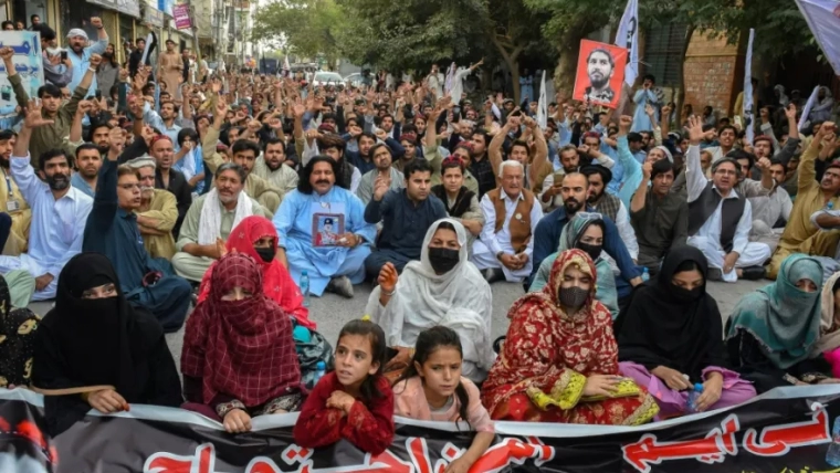 Pakistan Bans Pashtun Rights Movement Criticizing Army