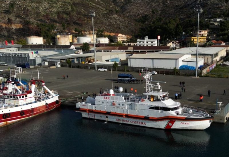 Italian coastguard ship transfers migrants from Albania to Italy