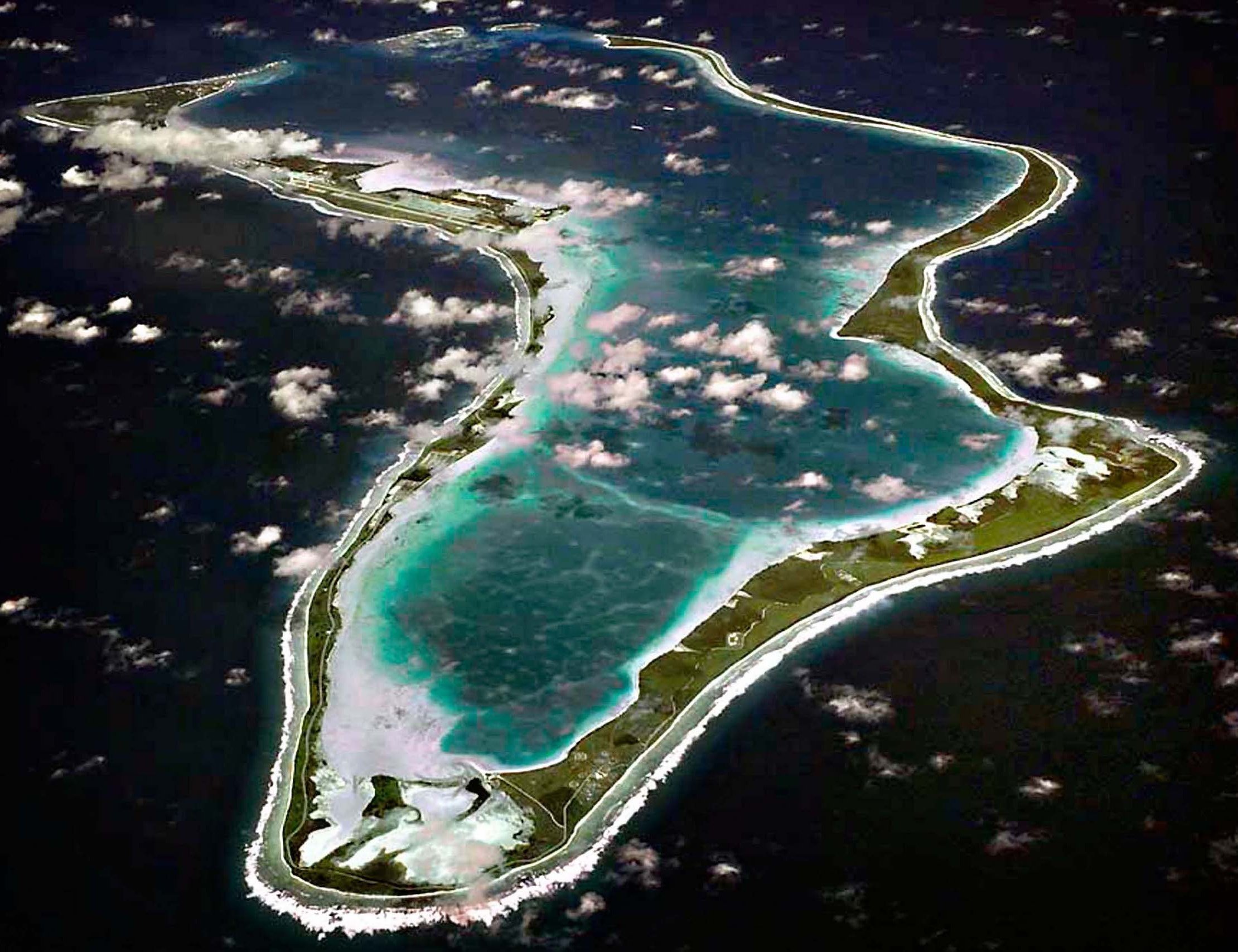 UK agrees to give sovereignty of the Chagos Islands to Mauritius