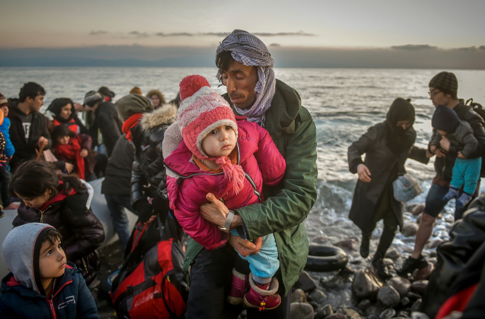 EU countries back new law to expel migrants