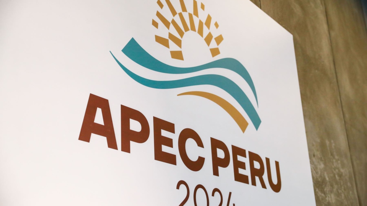 Peru approves entry of US military personnel to help secure APEC summit.