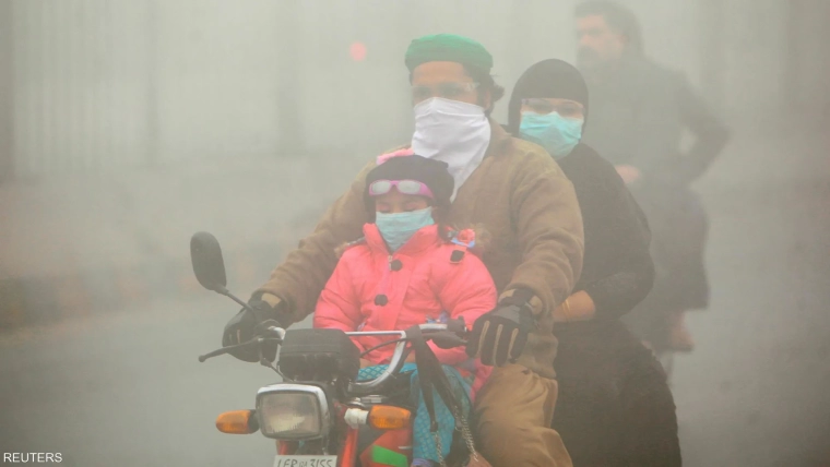 Closure of Primary Schools in Lahore Due to Severe Air Pollution