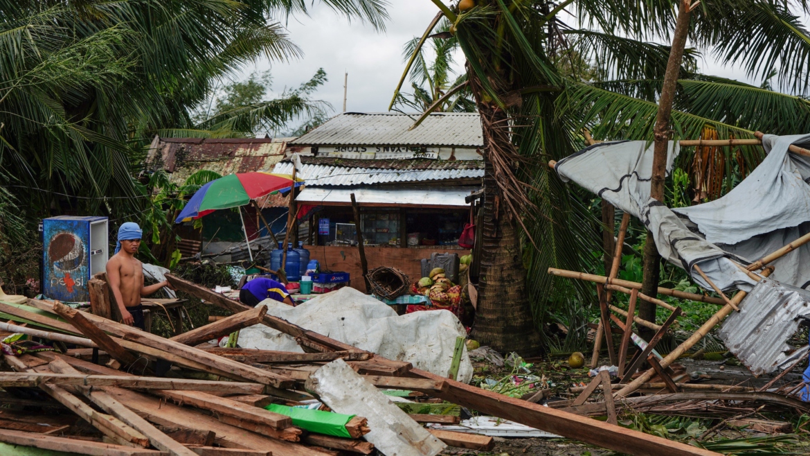 Philippines Issues Urgent Evacuation Call as Typhoon “Manny” Approaches