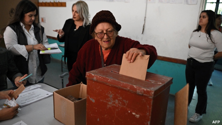 Voting in Uruguay’s Presidential Run-Off