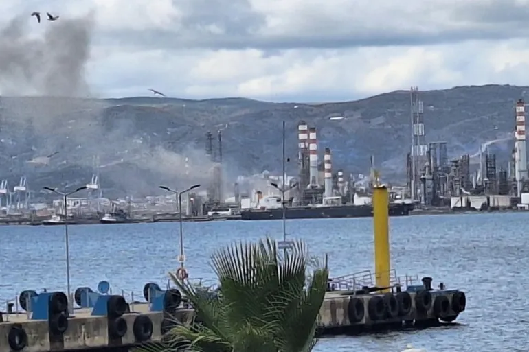 Explosion at Turkey’s largest oil refinery in Izmit, east of Istanbul