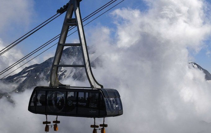 France: Cable Car Crash in the Alps Leaves Serious Injuries