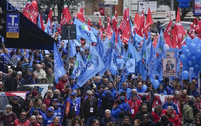 General strike in Italy over low wages, budget deficit