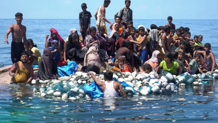 Indonesia Rescues Over 100 Rohingya Refugees After Their Boat Sank