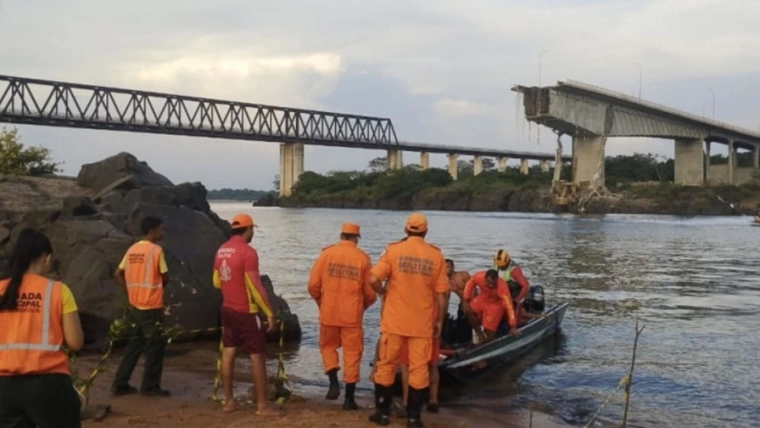 Death toll in bridge collapse in Brazil jumps to 8, with at least 9 people still missing