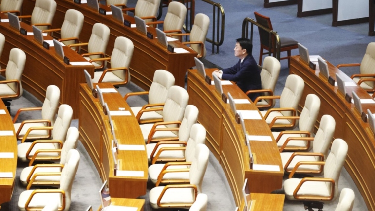 South Korea: Ruling Party Lawmakers Withdraw to Prevent Vote to Impeach President Yoon