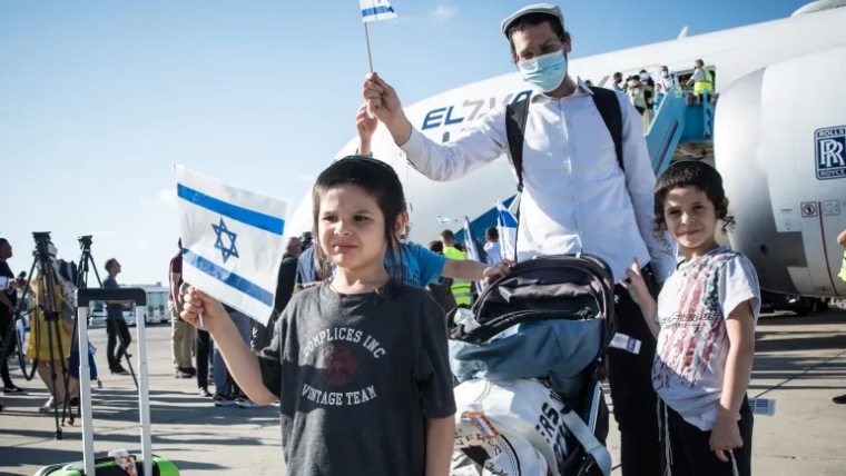 Israel Experiences Largest Migration Wave in Its History with 82,700 Israelis Leaving