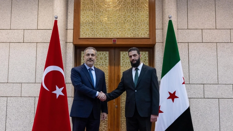 Jordanian Foreign Minister holds talks with Al-Sharaa in Damascus