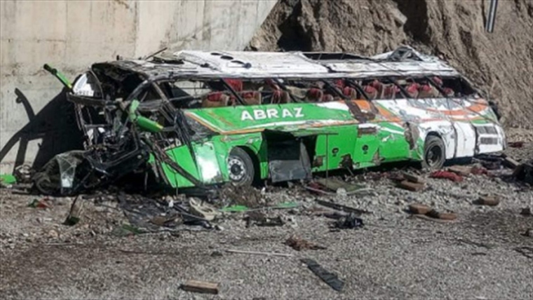 Nine Killed in Bus-Fuel Tanker Collision in Southeastern Iran