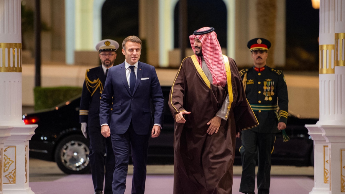 Saudi Arabia signs renewable energy agreements with French companies in the presence of Macron