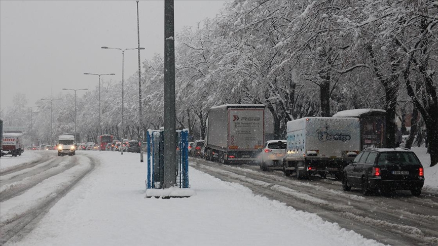 Snowstorms Hit the Balkans, Causing Traffic Chaos