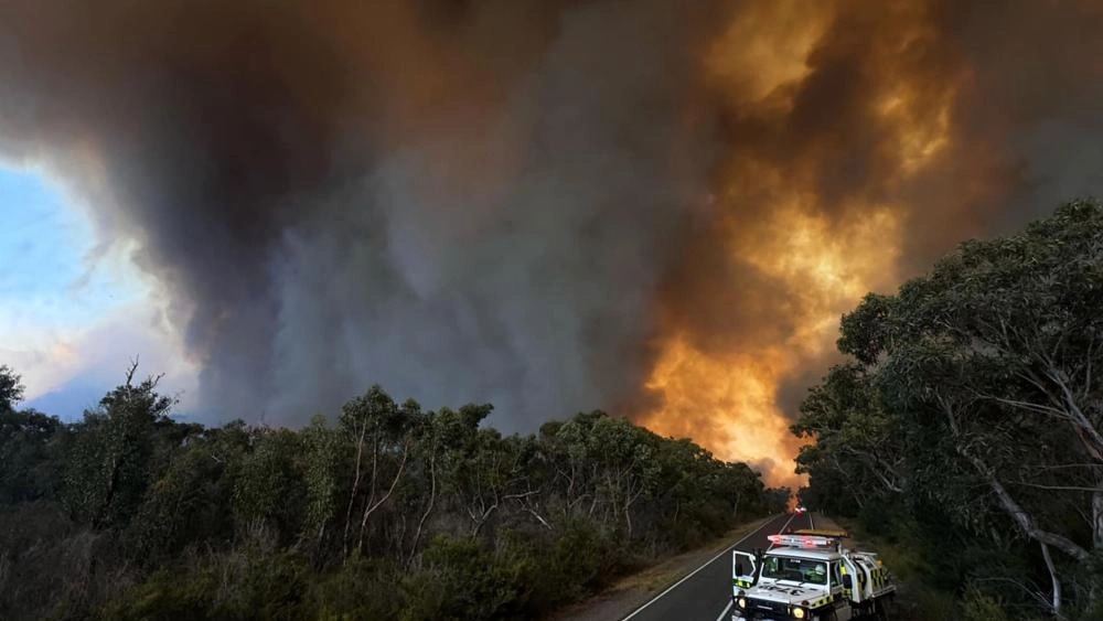 Australia: Authorities Urge Evacuation Amid Massive Wildfire