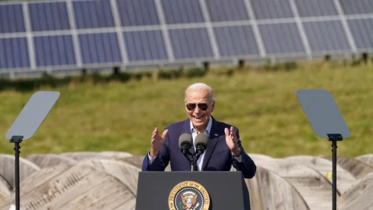 Joe Biden visits Africa to support a project competing with Chinese influence