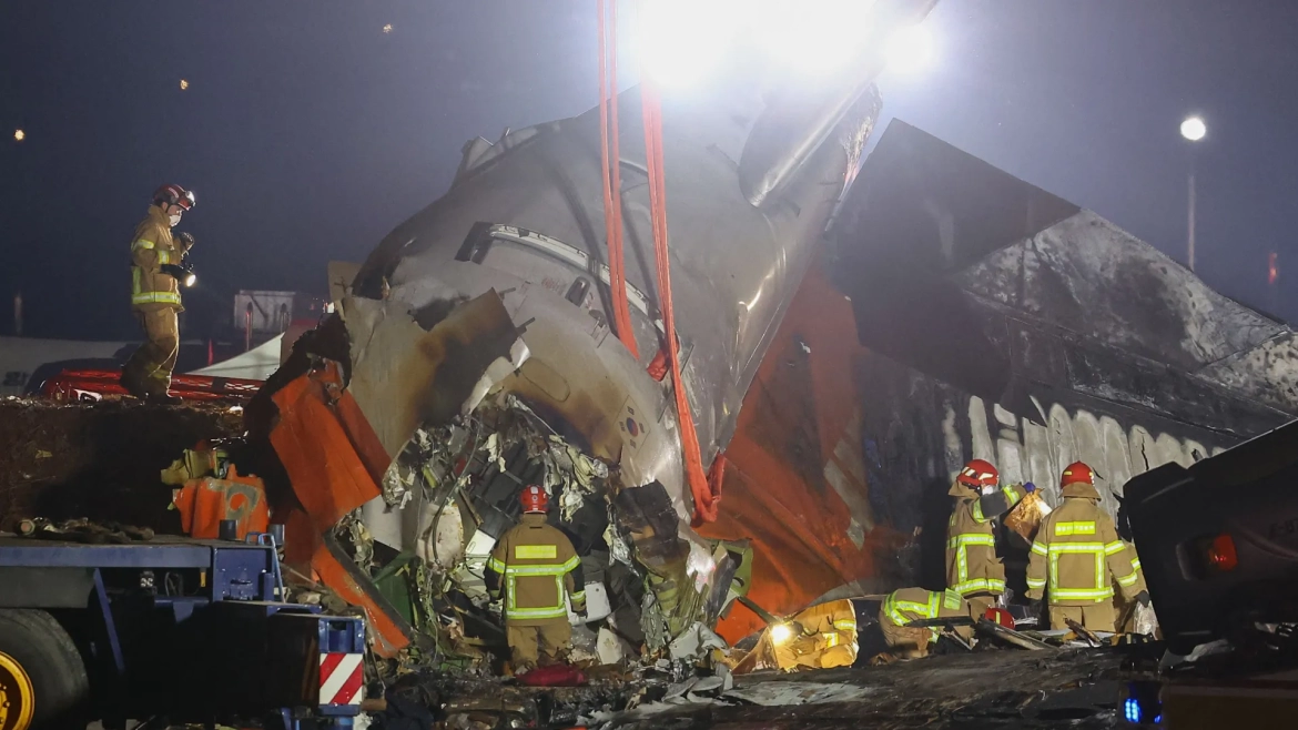 Seoul plans safety inspection of all Boeing 737-800s after deadly crash