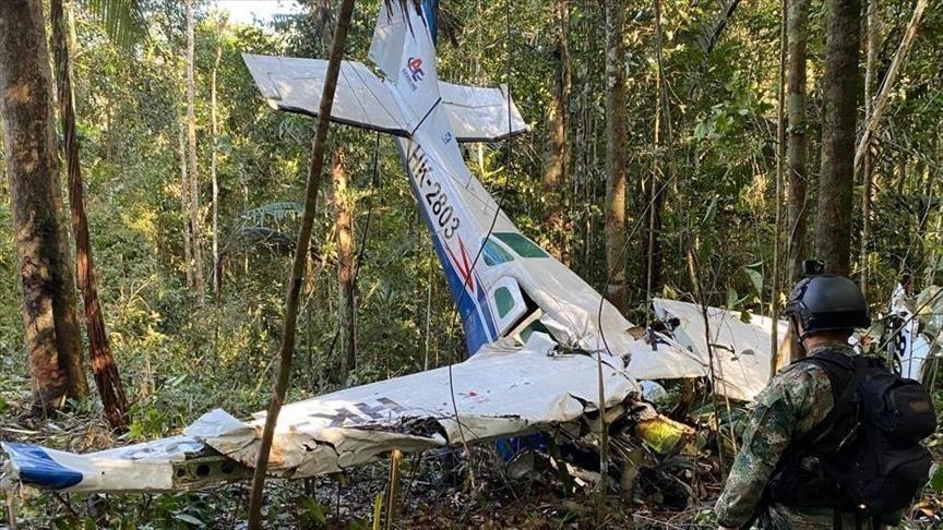 Brazil 10 people killed in small plane crash