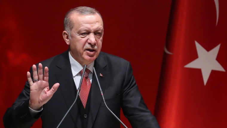 أردوغان يهدد المسلحين الأكراد بدفنهم في سوريا إذا لم يسلموا أسلحتهم