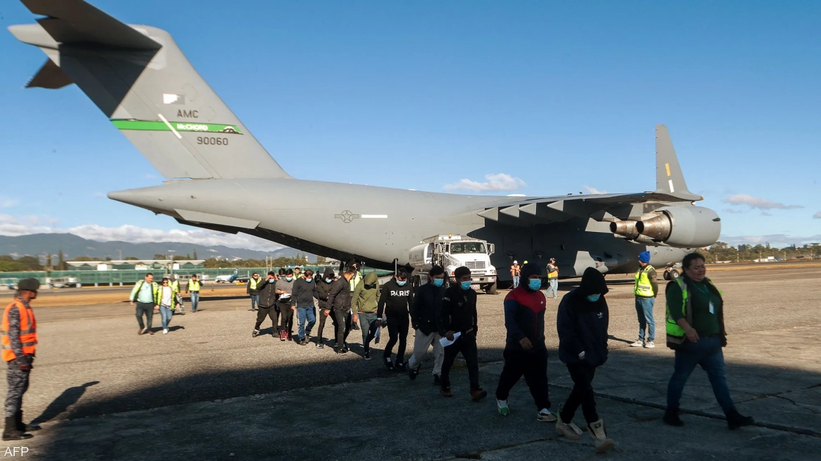 Colombia sends its presidential plane to repatriate deported migrants from the U.S.