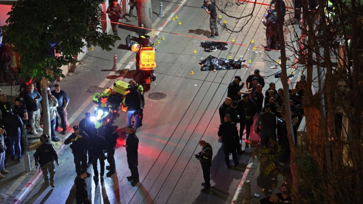 Tel Aviv: 4 Injured in Stabbing Attack, Attacker Shot Dead by Security