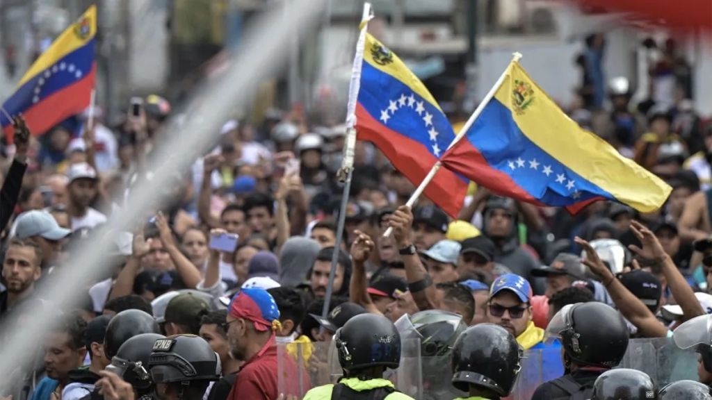 Venezuela's opposition calls for protests ahead of Maduro's inauguration