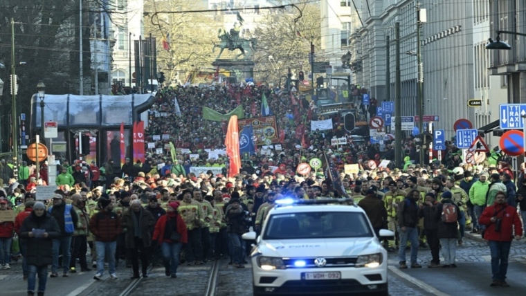 Belgium: Massive Protests Against Pension Cuts Plans