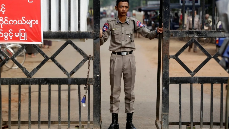 Burma junta pardons 6,000 prisoners