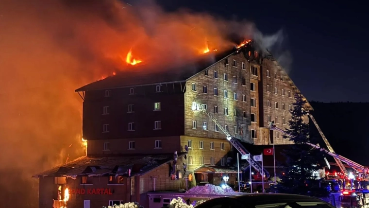 10 dead and 32 injured in hotel fire in north-west Turkey