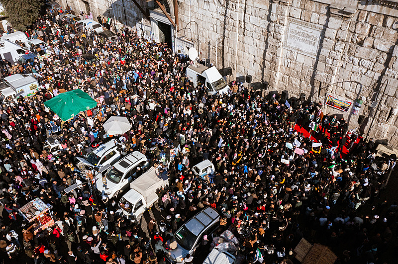 Trampling at the Umayyad Mosque in Damascus Leads to Deaths and Injuries, Including Children