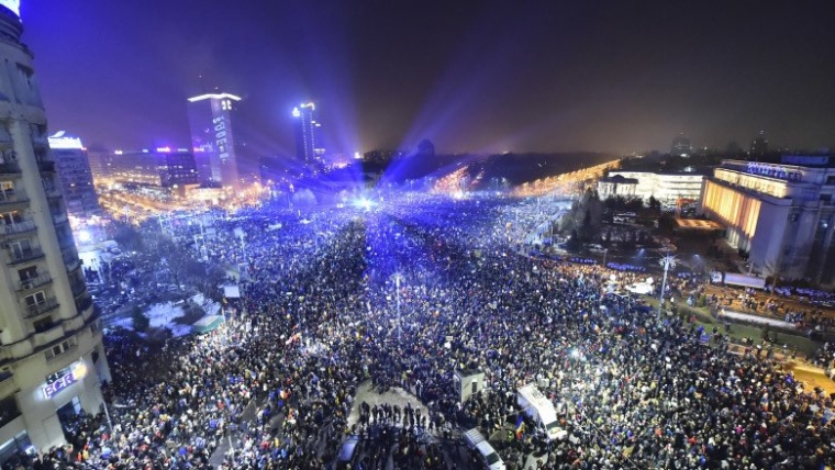 Romania: Massive Protests in Bucharest Following Cancellation of Presidential Elections