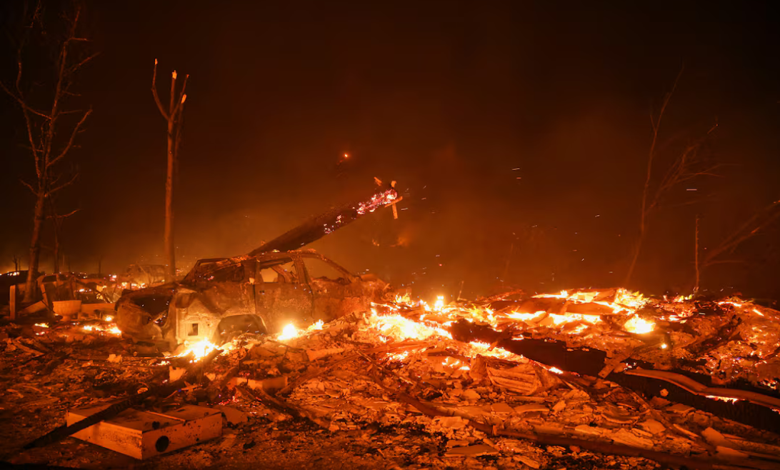 30,000 people evacuated from wildfires in Los Angeles