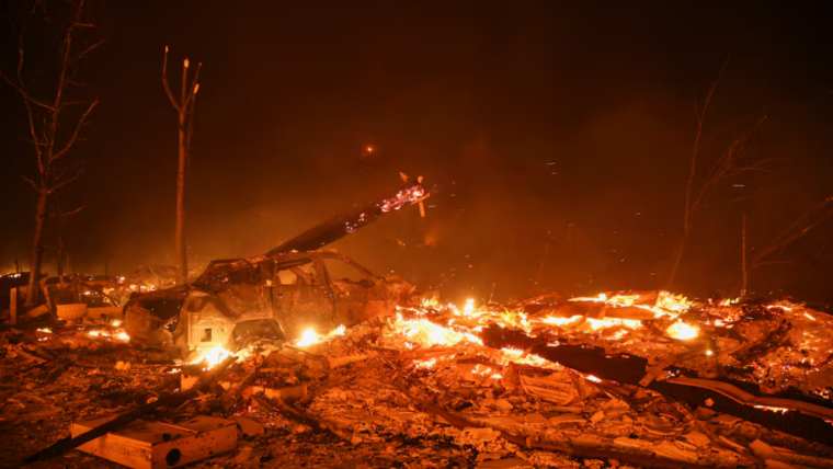 30,000 people evacuated from wildfires in Los Angeles