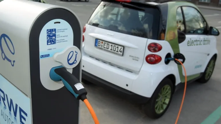 Germany: Sharp Decline in Electric Vehicle Sales After End of Government Incentives