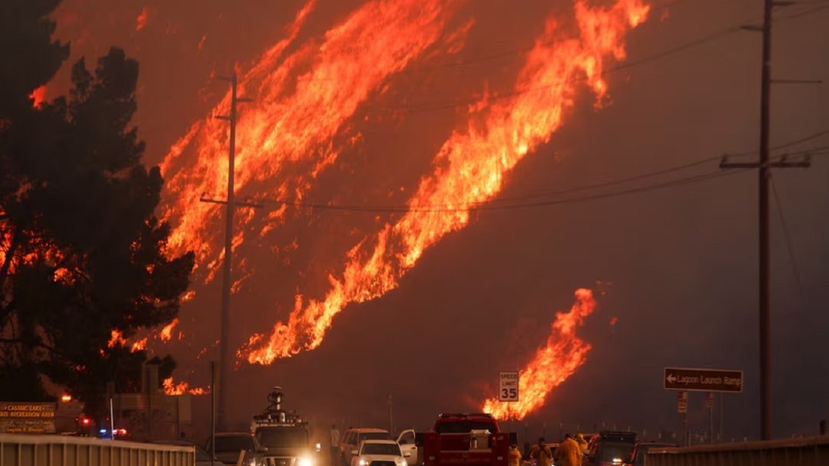 New fire breaks out north of Los Angeles in the United States