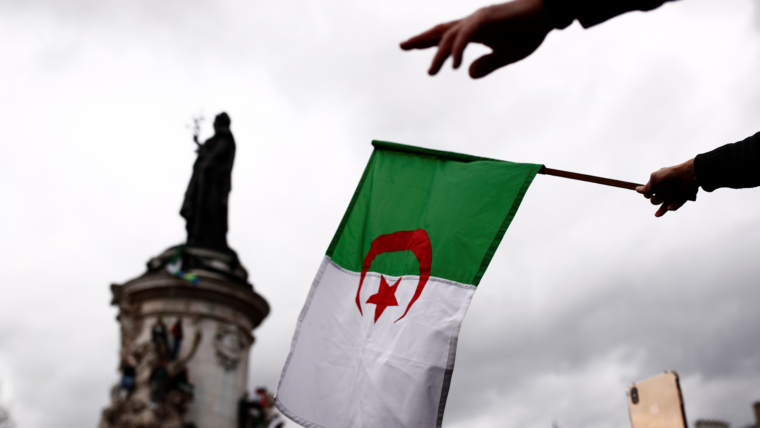 Algeria denounces restrictive measures on the movement and entry of its citizens into France